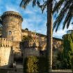 El parador en Cáceres con piscinas naturales que fue refugio para Carlos V: perfecto para cualquier época del año