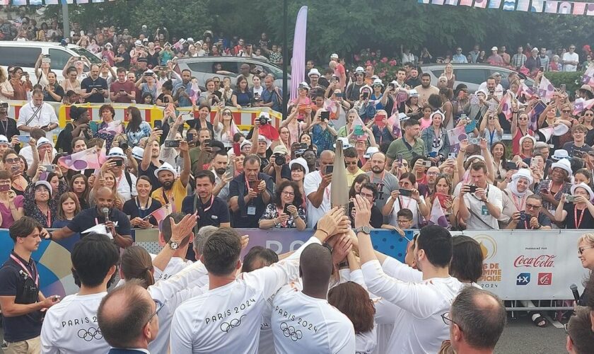 Entre « honneur » et « angoisse » : l’excitation des porteurs de la flamme paralympique dans le Val-d’Oise