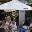 España pierde 10 bares al día en una década pero el sector gana más que nunca por el 'boom' de los restaurantes... y los precios