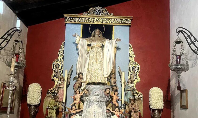 Este jueves procesiona la Virgen de la Asunción de Dos Hermanas desde la Capilla de San Sebastián