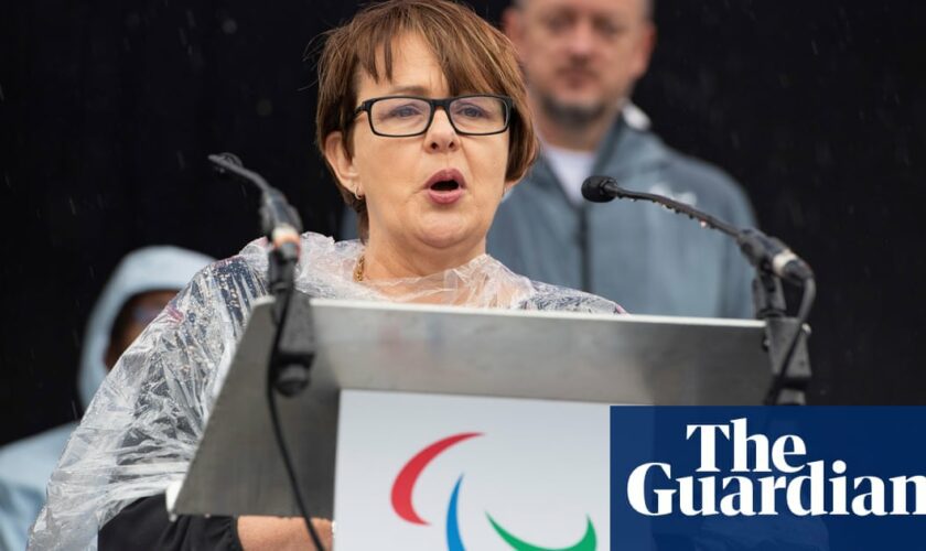 Ex-Paralympian Tanni Grey-Thompson forced to ‘crawl off’ train