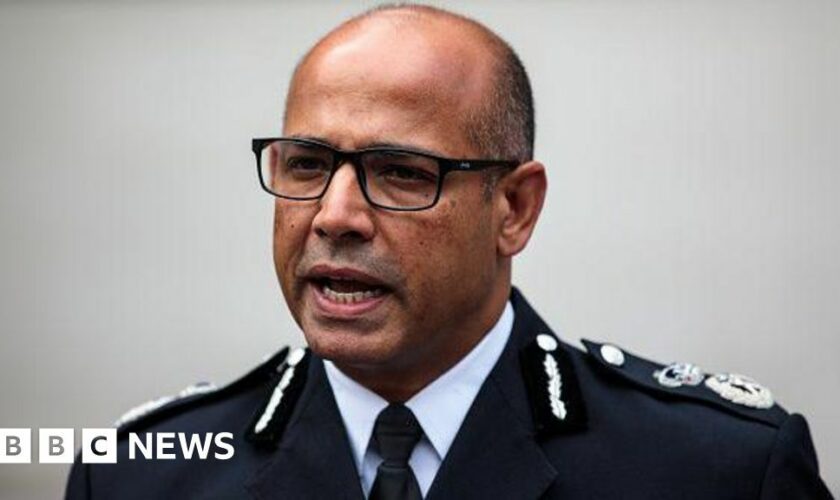 Ex-police chief likens riots to terrorism