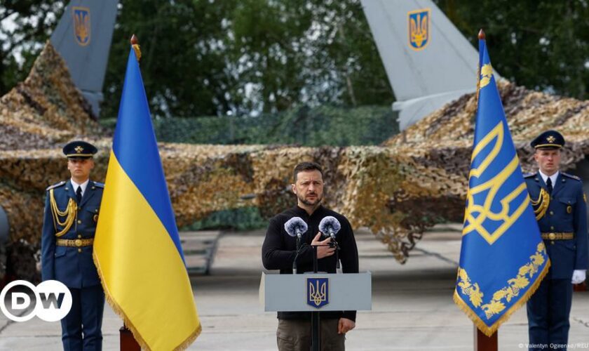 Faktencheck: Drei Fakes rund um F-16-Jets in der Ukraine