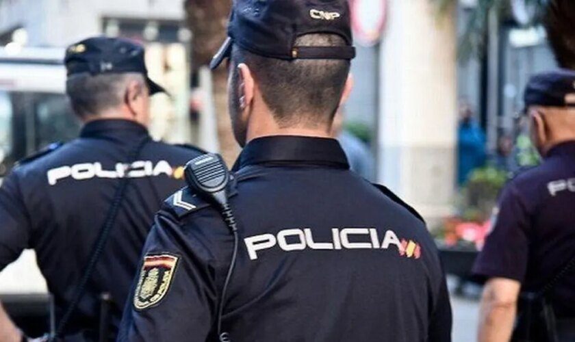 Herida una mujer al ser apuñalada en una plaza de Alicante por causas que investiga la Policía