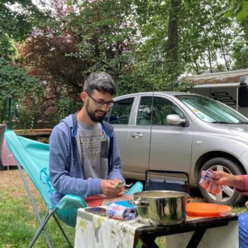 « Il faut tout calculer » : sandwichs, nuits en camping, places gratuites… ils vivent les JO en mode économique