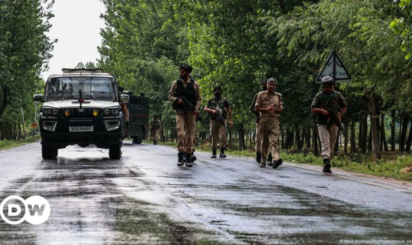 Indian captain killed in Kashmir as clashes escalate