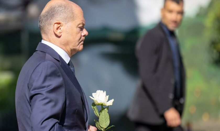 Interdiction des armes blanches, promesse d’expulsions... Après l’attentat de Solingen, Olaf Scholz tente d’éteindre la polémique