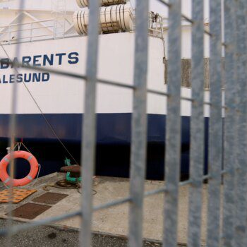 Italia multa a Médicos Sin Fronteras y bloquea 60 días uno de sus barcos tras el rescate de 191 personas