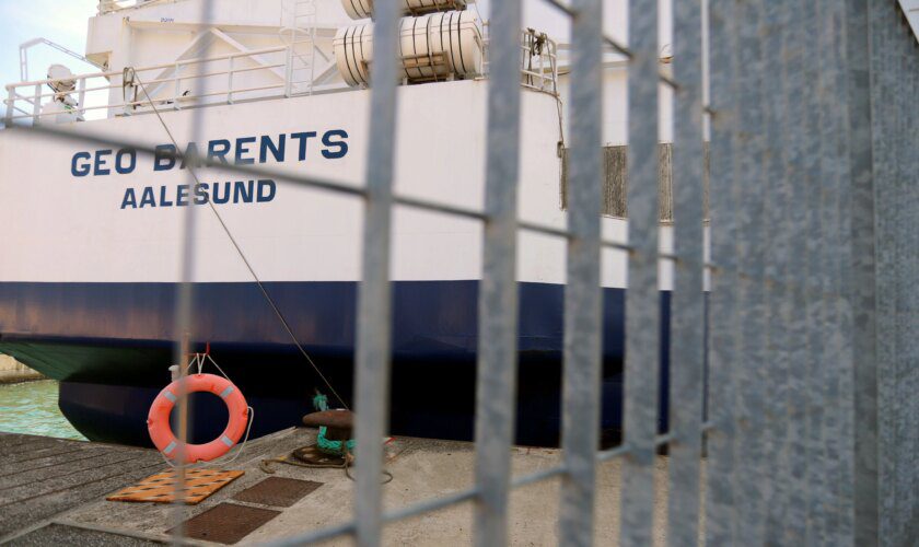 Italia multa a Médicos Sin Fronteras y bloquea 60 días uno de sus barcos tras el rescate de 191 personas