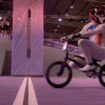 JO - BMX : l’image folle du vainqueur qui ne célèbre pas... pour vérifier si les Français sont derrière lui