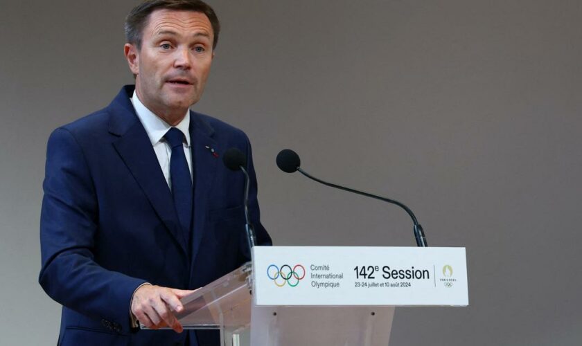 JO Paris 2024 : Antoine Dupont porte-drapeau plutôt que Léon Marchand ? David Lappartient explique ce choix avant la cérémonie de clôture