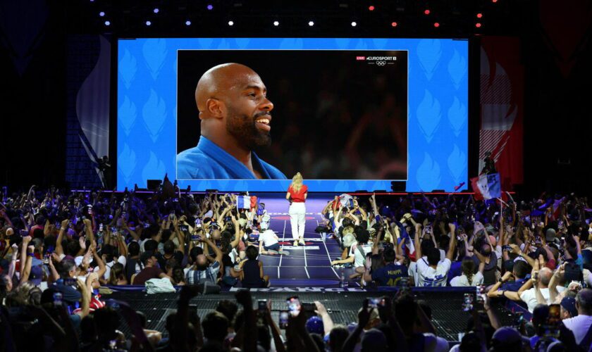 JO Paris 2024 : l’or de Teddy Riner donne « les larmes aux yeux » au Club France