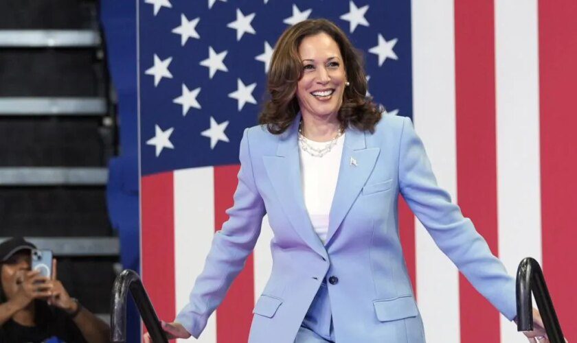 Kamala Harris gira al centro mientras busca un candidato a vicepresidente que equilibre su mensaje