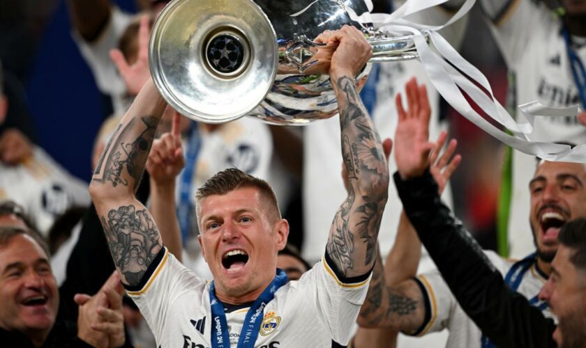 Kroos ist Fußballer des Jahres, Alonso bester Trainer