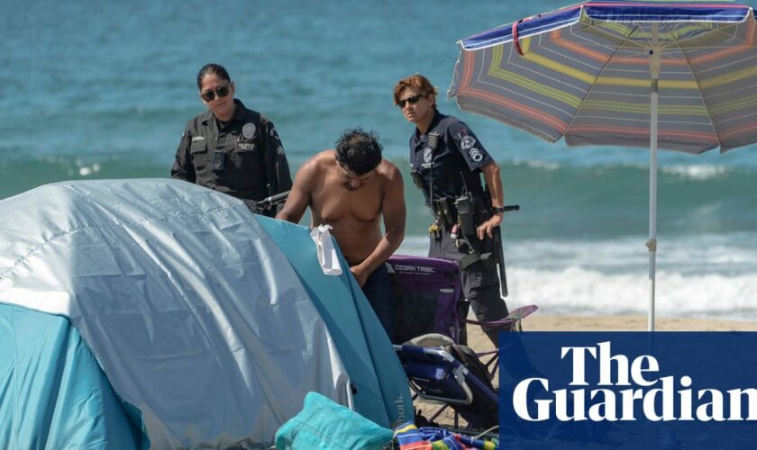 LA beach camp cleared as crackdown on unhoused people intensifies