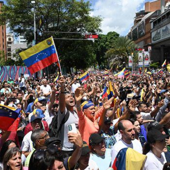 La UE no reconoce los resultados electorales del chavismo y pide una verificación independiente