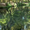 La laguna secreta de aguas cristalinas y cascadas a una hora de Vigo: dónde está y cómo llegar