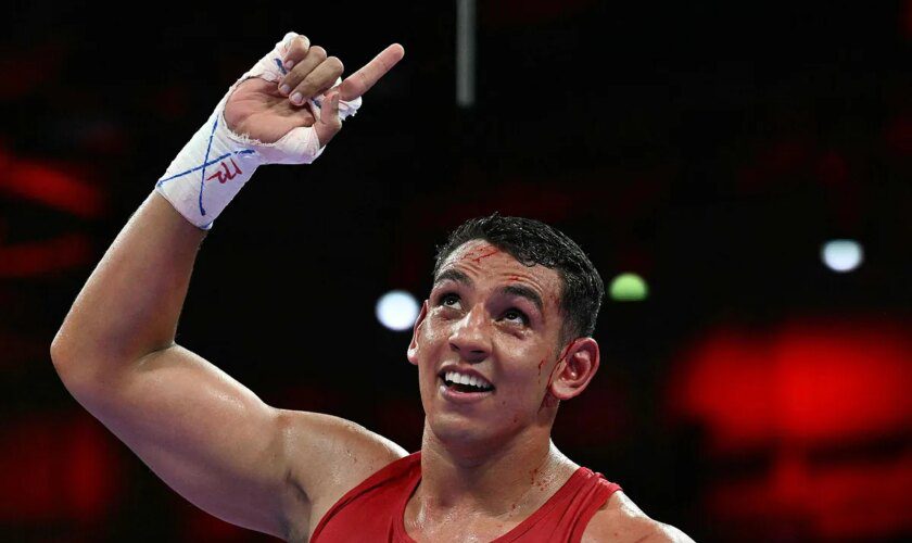 La pegada de Ayoub Ghadfa: el peso pesado marbellí derrota a Chaloyan y asegura la segunda medalla del boxeo español