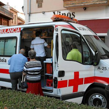 Los bomberos encuentran el cadáver de una mujer con signos de violencia al apagar un incendio en un piso de Valladolid