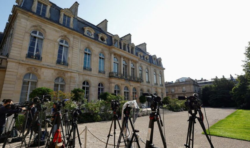 Macron écarte le NFP de Matignon et se donne encore du temps