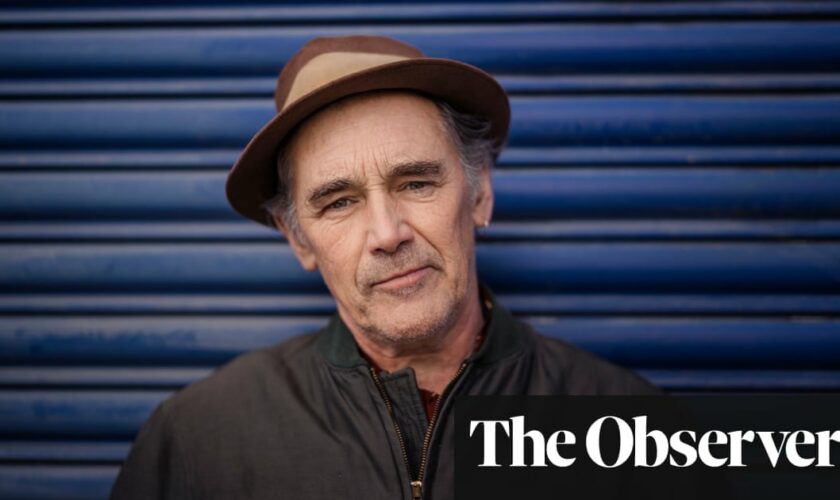 Mark Rylance among actors calling on Old Vic to cut links with fossil fuel investor