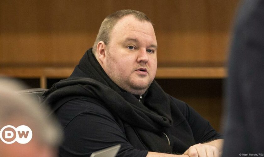 Megaupload's Kim Dotcom to be extradited to United States