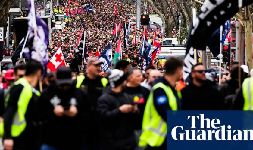 More than 10,000 CFMEU workers walk off sites to protest across Australia