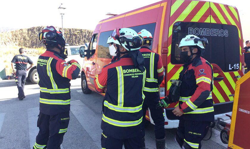 Muere el conductor de un camión al sufrir un accidente en la A-92 en Antequera