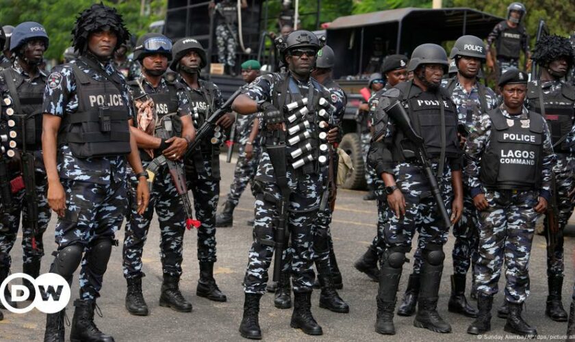 Nigeria: Police increase presence on 10th day of protests