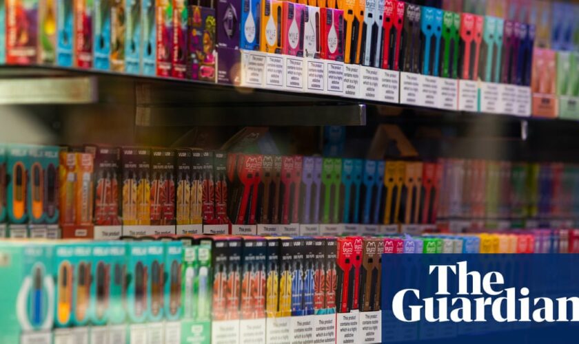 Number of UK adults who vape reaches record level, report finds