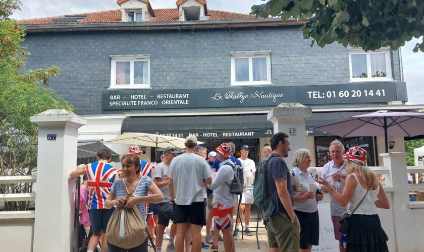 « On ne vit ça qu’une seule fois ! » : la folie des JO s’empare aussi des commerces de Vaires-sur-Marne