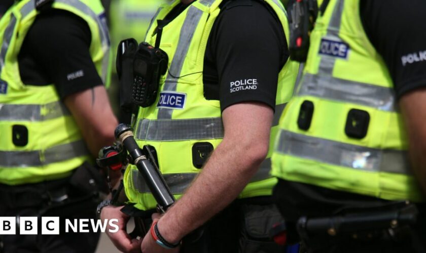 Police Scotland sends 120 officers to Belfast after disorder