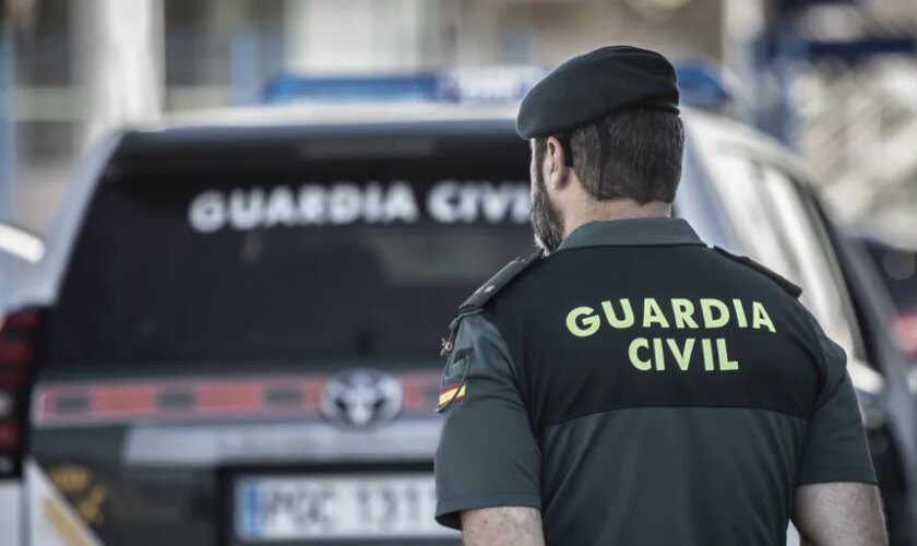 Queman el coche de un concejal tras arder la furgoneta del padre del alcalde en Aspe (Alicante)