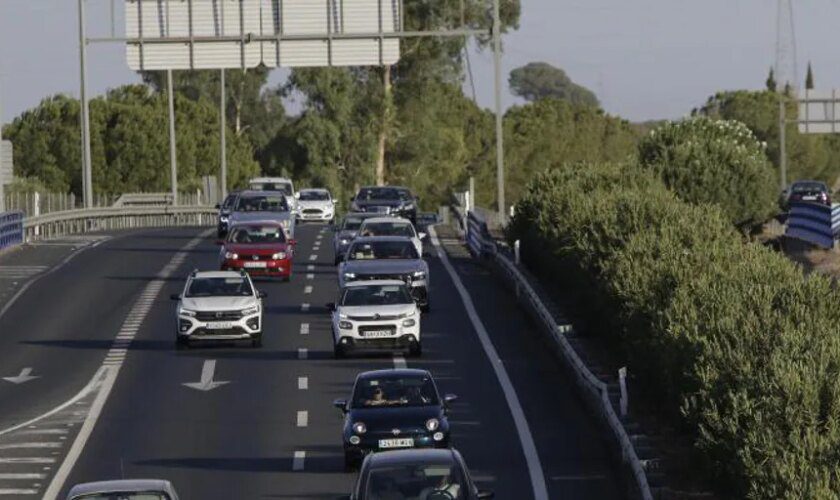 Retenciones de 16 kilómetros en la AP-4 en sentido hacia Cádiz