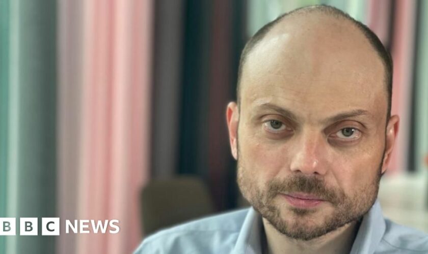 Russian dissident Kara-Murza tells BBC he thought he would die in prison