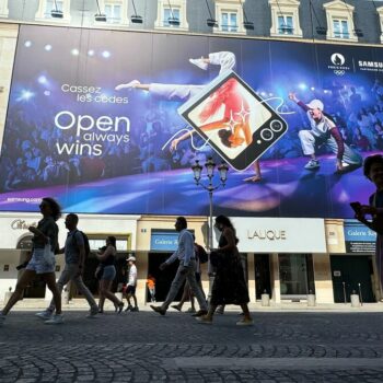 Samsung, Nike… Les pubs monumentales envahissent Paris pendant les JO