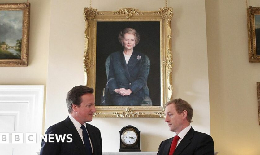 Starmer moves Thatcher portrait from her former study