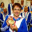 Tanni Grey-Thompson forced to 'crawl off' train