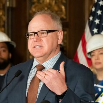 Tim Walz - Vize-Kandidat  an der Seite von Kamala Harris