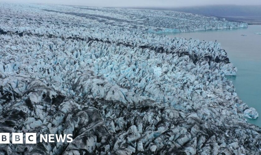 Tourist dies after ice collapse in Icelandic glacier