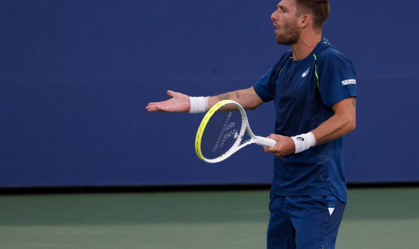 « Tu me pousses à péter un plomb » : Moutet craque contre l’arbitre et est éliminé au premier tour de l’US Open