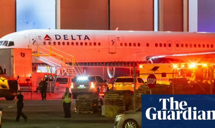 Two workers killed by tire blowout on Delta plane in Atlanta