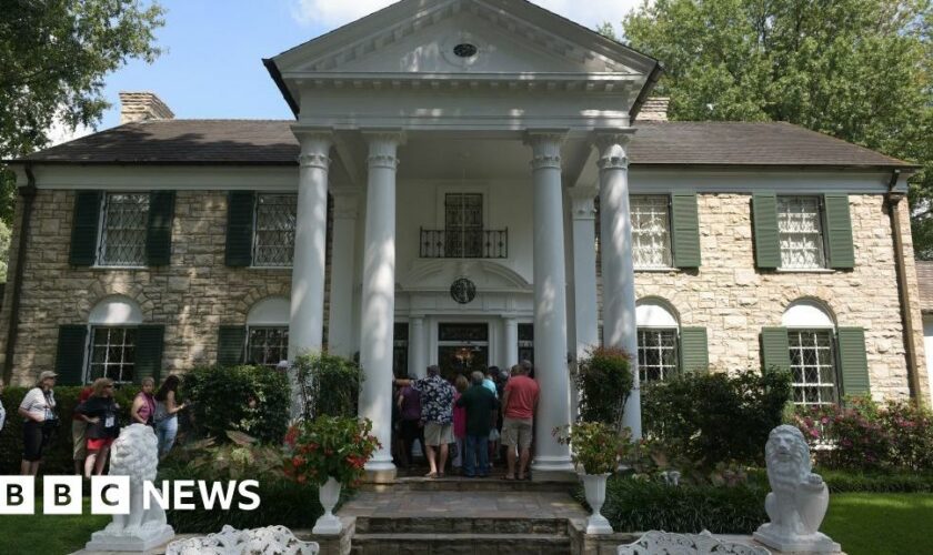 Woman charged in alleged plan to steal Elvis's Graceland