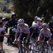 Yates y Carapaz desatan una tormenta en la altitud de Sierra Nevada