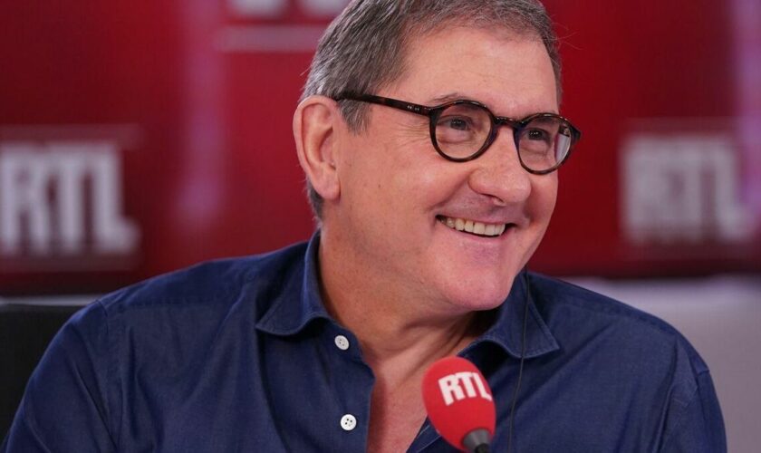 Yves Calvi quitte BFMTV et animera le 18 heures-20 heures de RTL