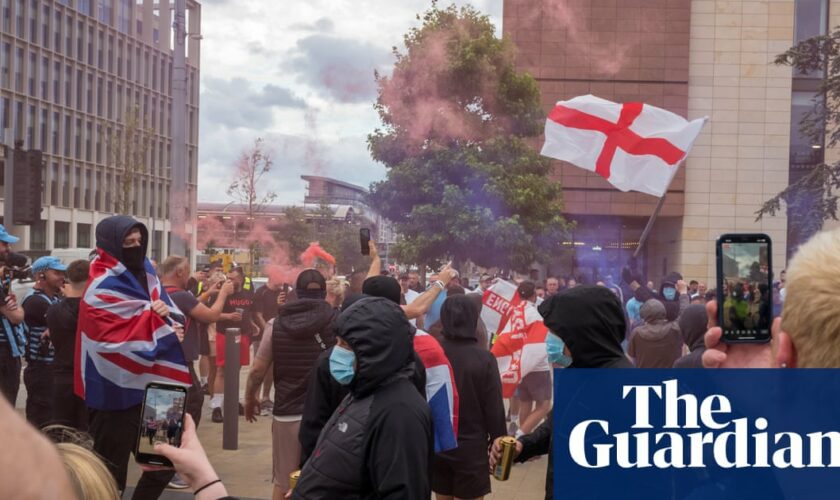 ‘Far-right racists’ will not win, Sunderland MP says after riots