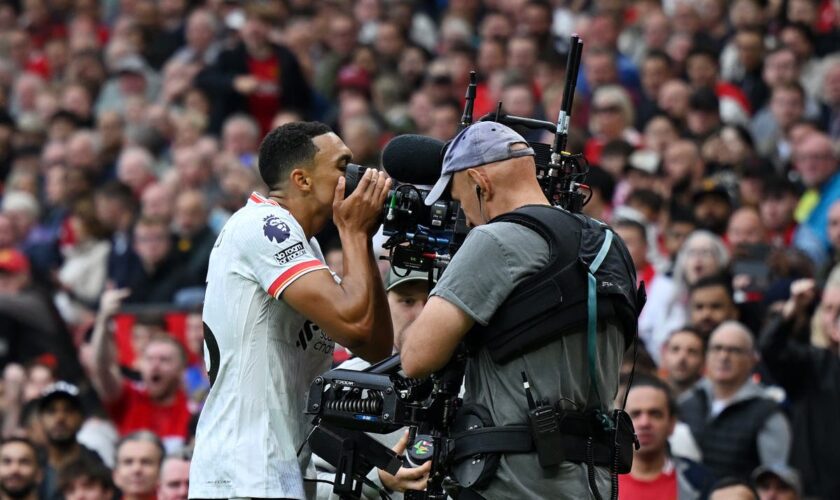 Manchester United v Liverpool LIVE: Latest score from Premier League as Trent Alexander-Arnold goal ruled out by VAR