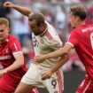 Umstrittener Elfmeter – FC Bayern gegen Freiburg vorn