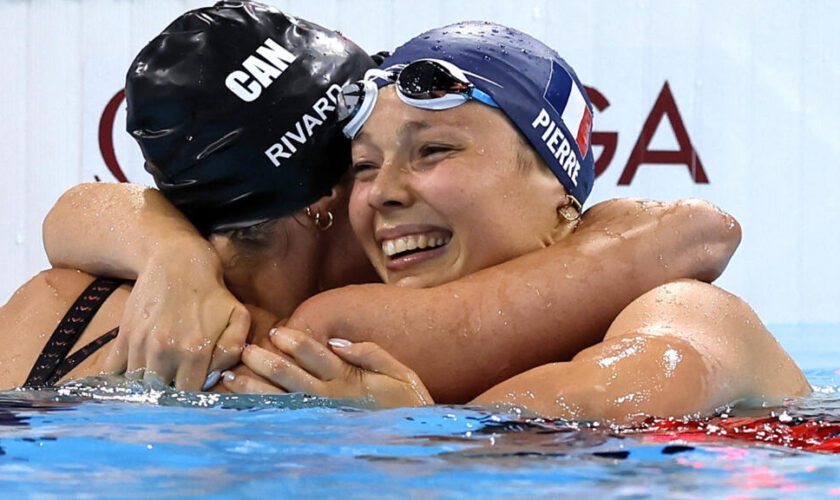 La para-nageuse française Emeline Pierre médaille d'or sur le 100m nage libre