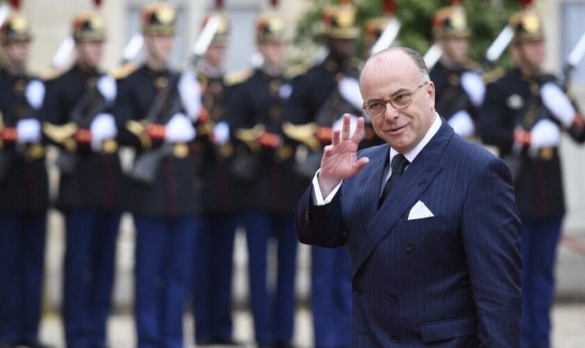 🔴 En direct : Bernard Cazeneuve a été reçu à l'Élysée pour de nouvelles concertations en vue de Matignon